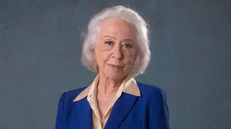 Fernanda Montenegro tem aposentadoria suspensa por estar 'morta' no cadastro do INSS Fernanda Montenegro tem aposentadoria suspensa por estar 'morta' no cadastro do INSS