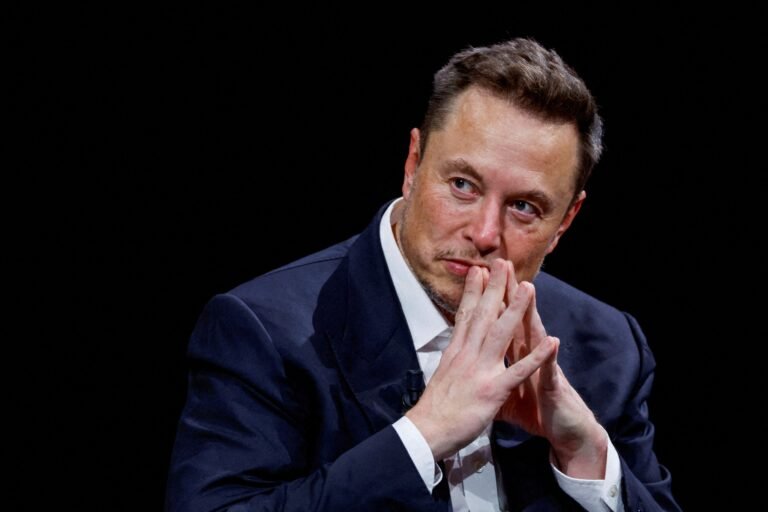 Musk anuncia doação de terminais da Starlink para equipes de emergência do RS