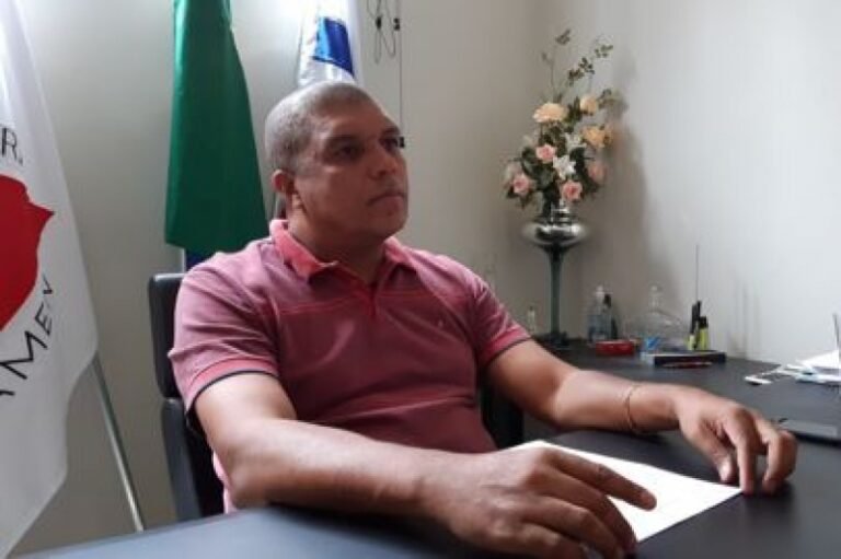 Dr. Wellington critica situação da saúde em Arcos, mas Dr. Luiz Henrique reage nas redes sociais e vira cabo eleitoral