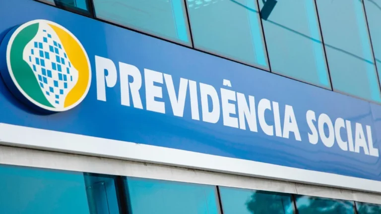 Idade mínima para aposentadoria pode subir para 72 em alguns anos