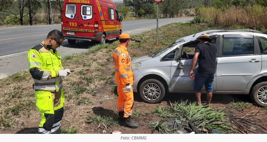 Capotamento na BR-354 mobiliza bombeiros e SAMU em Formiga