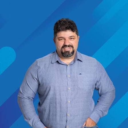 Dança das cadeiras ganha novo capítulo: Ronaldo Gaspar deixa secretaria de Arcos
