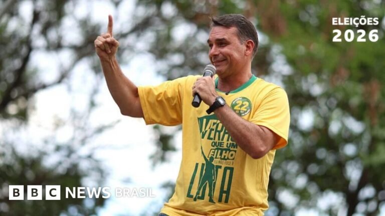 Flávio confirma presença em debate da Globo antes do primeiro turno Flávio diz que irá ao debate na Globo, o último antes do 1º turno; Lula não está confirmado
