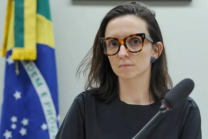 R$ 1,5 milhão no gabinete e 51 faltas: o que mostram os números de Ana Pimentel