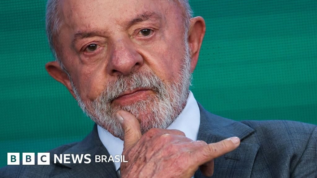Governo anuncia reajuste de 15% no Bolsa Família antes das eleições Lula anuncia reajuste de 15% no Bolsa Família, às vésperas da eleição
