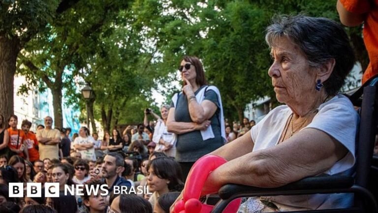 Morre aos 87 anos idosa despejada em Madri após viver 70 anos no mesmo apartamento Morre idosa que foi despejada e provocou onda de protestos na Espanha
