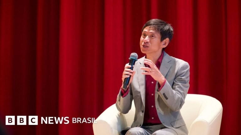 O professor que causa furor entre os adolescentes chineses (e a razão do seu sucesso)